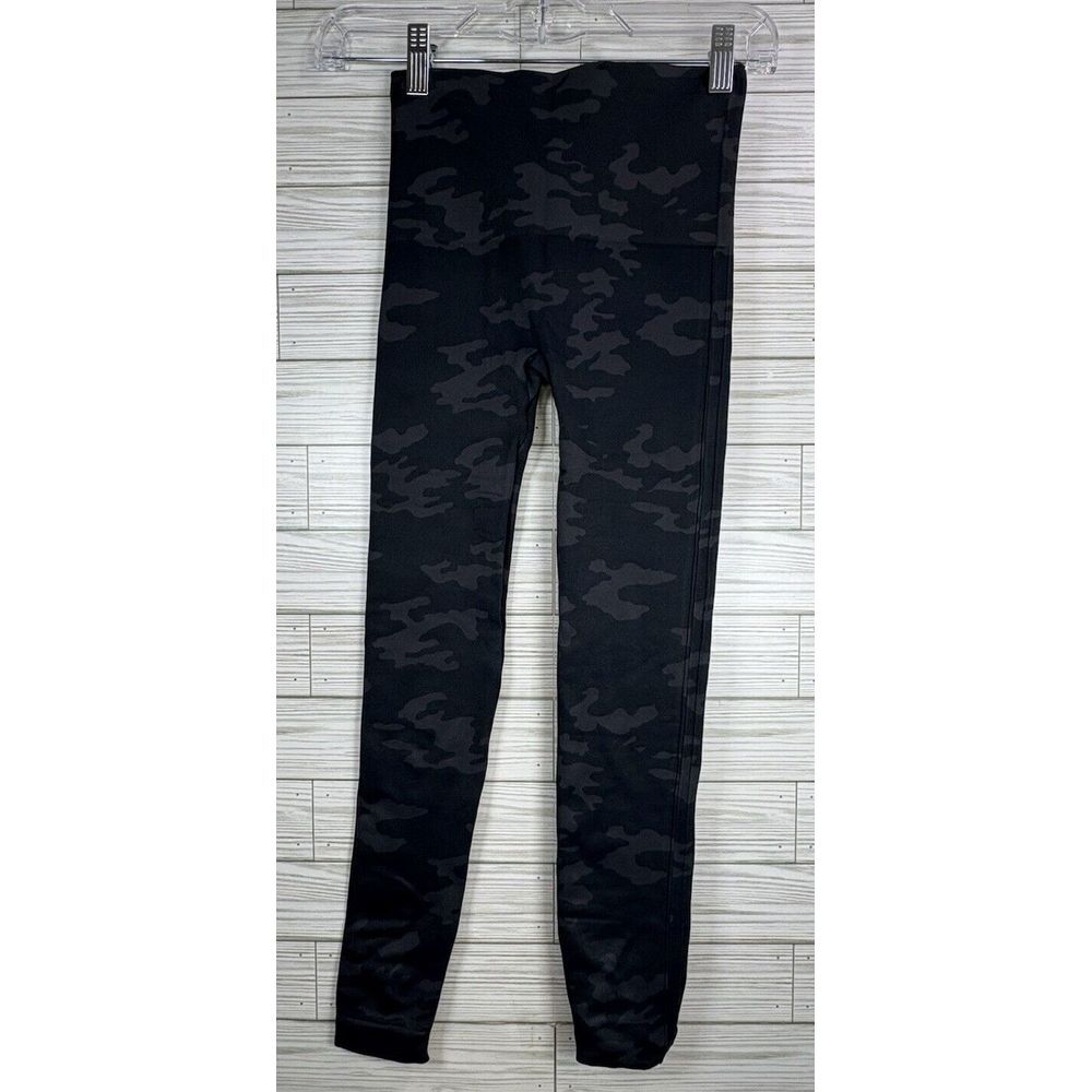 NWT SPANX Eco Care Seamless Leggings Womens S Khaki Black Camouflage Full Length